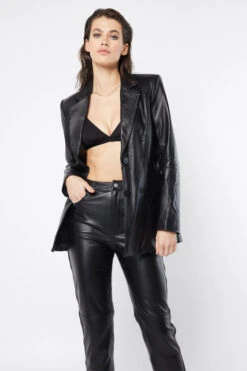 Reliance Leather Blazer 19 Reliance Leather Blazer -Faithfull The Brand || Commando || Rebecca Vallance Shop 20220829 MOSSMAN ESSENTIAL ONLINE S20 1454