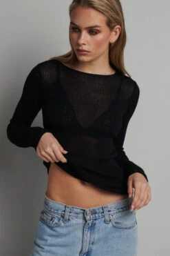 Myles Crew Neck Top Black 8 Myles Crew Neck Top Black -Faithfull The Brand || Commando || Rebecca Vallance Shop 20220908 MartenAscenzo BayseBrand Ecommerce 012110256