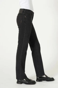 Mia Straight Black Earth 9 Mia Straight Black Earth -Faithfull The Brand || Commando || Rebecca Vallance Shop 39237 056 washed black mia straight black earth00802