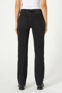 Mia Straight Black Earth 10 Mia Straight Black Earth -Faithfull The Brand || Commando || Rebecca Vallance Shop 39237 056 washed black mia straight black earth00812