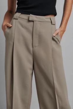 Rossi Pant Light Khaki -Faithfull The Brand || Commando || Rebecca Vallance Shop 4 29eb9bc6 27df 4718 ac35 7460c75600a5