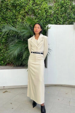 The Crop Blazer Beige 25 The Crop Blazer Beige -Faithfull The Brand || Commando || Rebecca Vallance Shop 66 2048x2048 5a4433c4 b7fc 4a75 b4e3 cfc74725d6ea