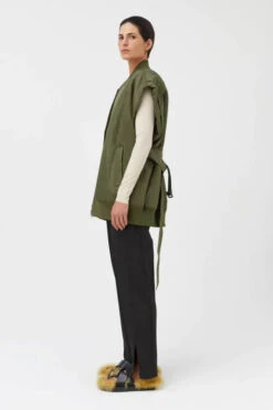 Walter Vest Army Green -Faithfull The Brand || Commando || Rebecca Vallance Shop C M CAMILLA AND MARC walter puffer bomber vest army green 2 640x960 abebd0fb 58c1 4b31 af36 4d6b76ee42ce