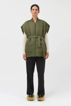 Walter Vest Army Green -Faithfull The Brand || Commando || Rebecca Vallance Shop C M CAMILLA AND MARC walter puffer bomber vest army green 4 640x960 19bae05f 84a6 4886 bcbd 7d3c65e878c7