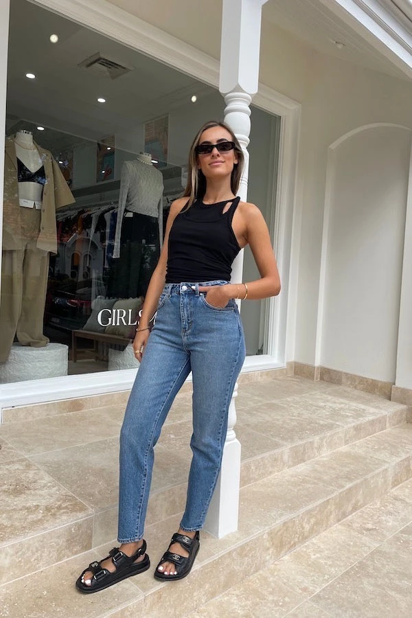 Cameron Black 4 Cameron Black - Image 2