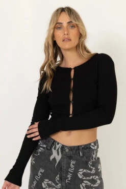 Button Up LS Top Black -Faithfull The Brand || Commando || Rebecca Vallance Shop SummiSummiAW23 421