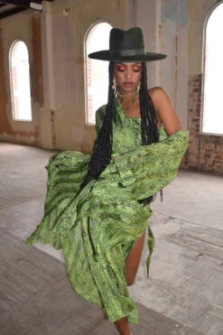 Tulum Robe Green Snake 10 Tulum Robe Green Snake -Faithfull The Brand || Commando || Rebecca Vallance Shop image 700x 2d4665d4 6725 4f4a 98ec 58a78a2ca6d8